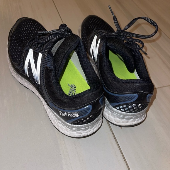 My New Balance comfortable gym used shoes size 10 (black color) main image 4
